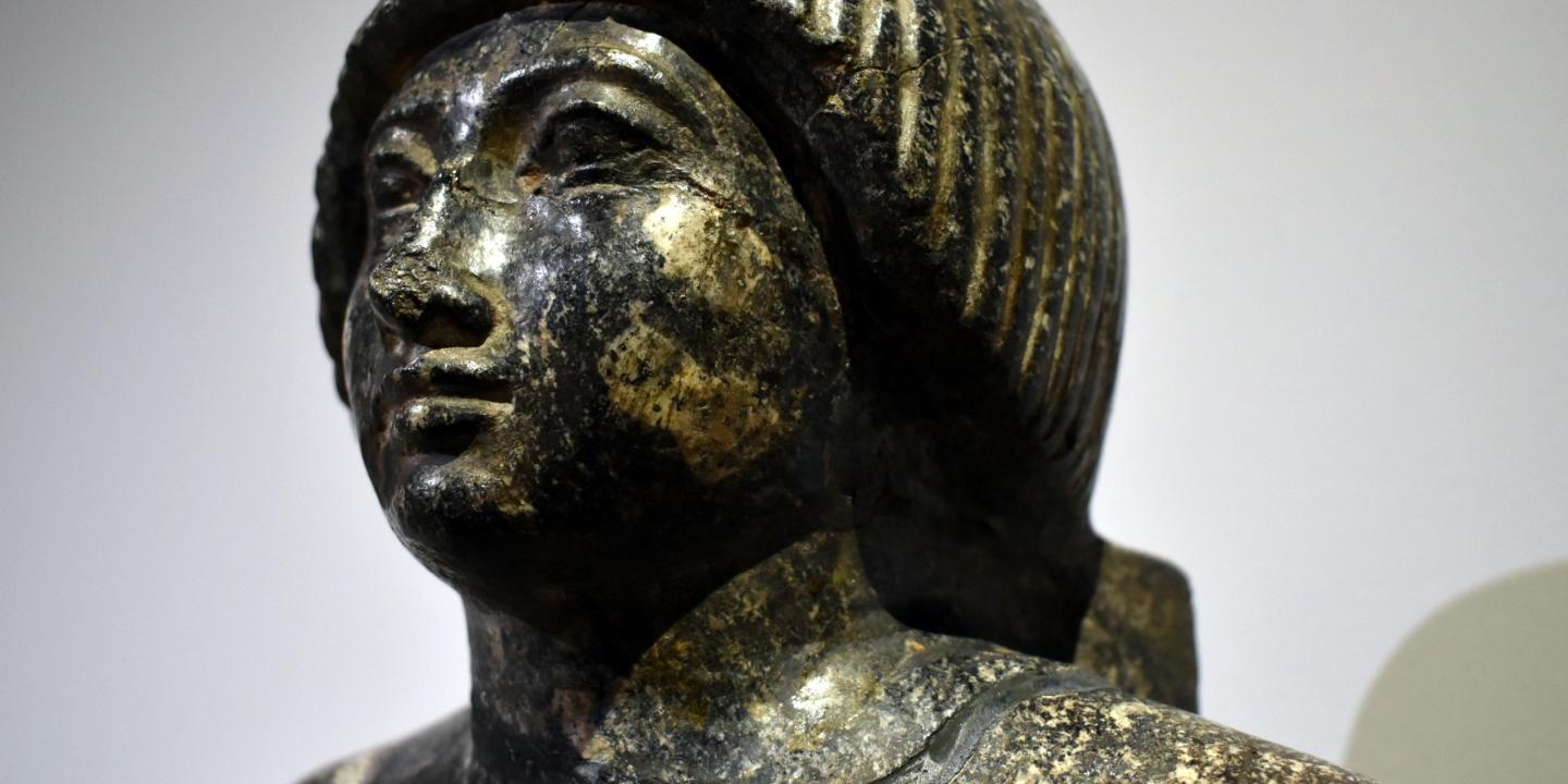 Restaurēts viens no nozīmīgākajiem Senās Ēģiptes kolekcijas priekšmetiem - “Merirā statuja”