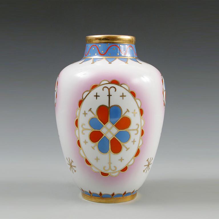 Jēkabs Bīne (1895-1955). Vāze (a/s MK). 1936. Porcelāns, apgleznojums. DMDM kolekcija&nbsp;